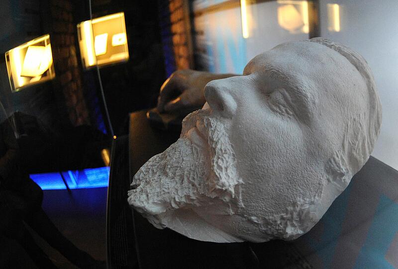 Die Totenmaske des Königs.