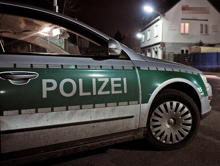 Polizei Auto Wagen Überfall Gericht Einbrecher Gewalt Verbrechen