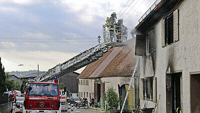 Feuerwehr am Brandort in Ziemetshausen Feuerwehr am Brandort in Ziemetshausen