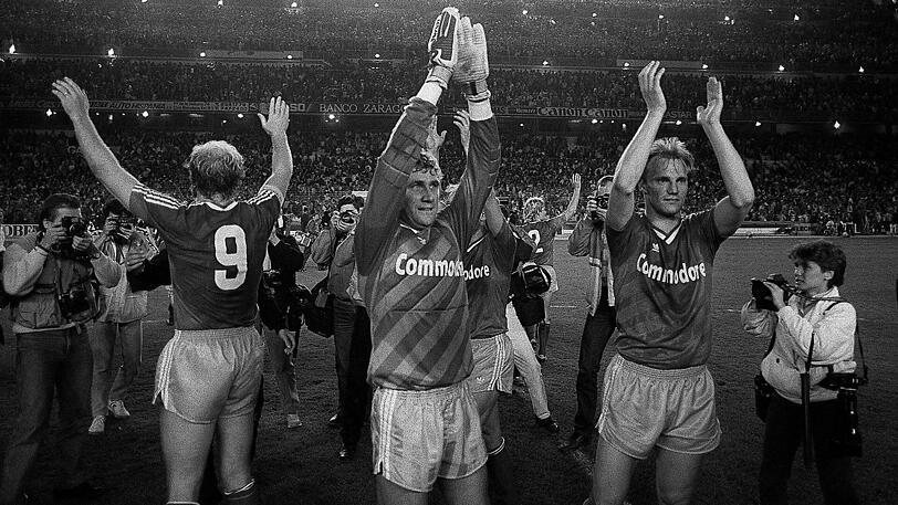 1986/1987 - Auch das zweite Aufeinandertreffen fand im Halbfinale statt. Wieder mit dem besseren Ende für den FCB: Mit 0:1 und 4:1 zogen sie verdient ins Finale ein. Dieses ging gegen den FC Porto verloren.