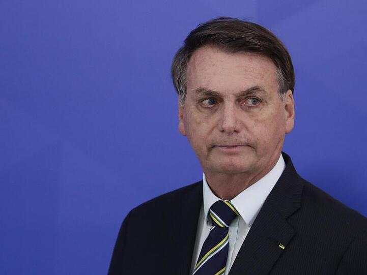 Brasiliens Präsident Jair Bolsonaro verteidigt sich nach dem Rücktritt des beliebten Justizministers Sergio Moro.