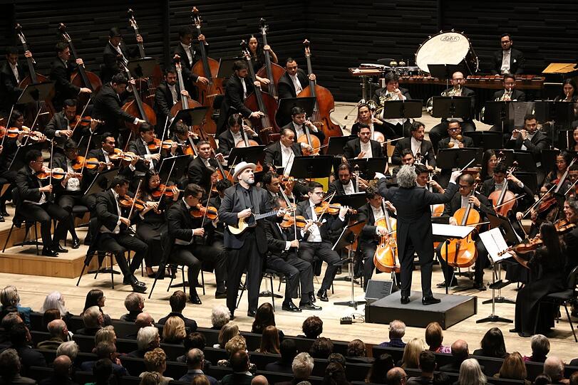 Jorge Glem und das Simón Bolivar Symphony Orchestra of Venezuela unter Gustavo Dudamel in der Isarphilharmonie.