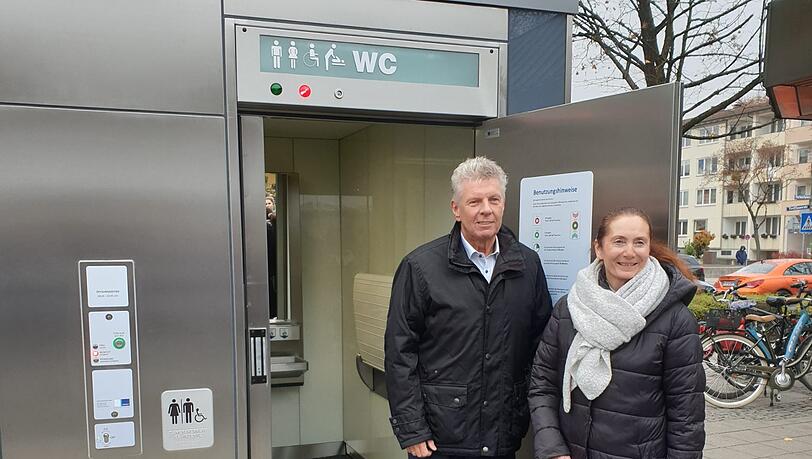 Dieter Reiter und Rosemarie Hingerl am Partnachplatz. Dieter Reiter und Rosemarie Hingerl am Partnachplatz.