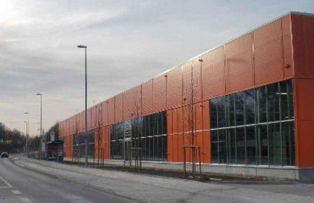 Der neue Baumarkt in Daglfing. Nachbarn sind nicht einverstanden mit der Fassade.