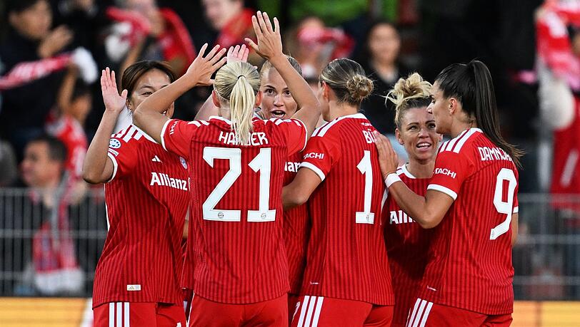 Die Bayern-Frauen konnten früh jubeln. Die Bayern-Frauen konnten früh jubeln.