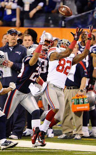 Einfach gigantisch: Die New York Giants haben den 46. Super Bowl gewonnen. Gegen die New England Patriots um Quarterback Tom Brady und den deutschen Sebastian Vollmer siegten die Giants in einem packenden Spiel mit 21:17. Hier sehen Sie die besten Bilder vom NFL-Spektakel in Indianapolis.