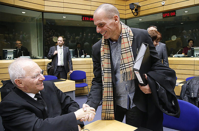 Gute Miene zum bösen Spiel? Griechenlands Finanzminister Gianis Varoufakis (r.), hier mit Deutschlands Finanzminister Wolfgang Schäuble, gibt sich für das nächte Eurogruppen-Treffen optimistisch.