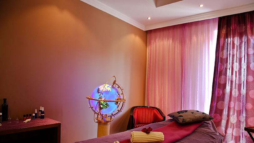 Gewinnen Sie eine Wellness-Woche zu zweit im "Alchemia Spa- & Wellnesshotel Holzapfel". Gewinnen Sie eine Wellness-Woche zu zweit im "Alchemia Spa- & Wellnesshotel Holzapfel".