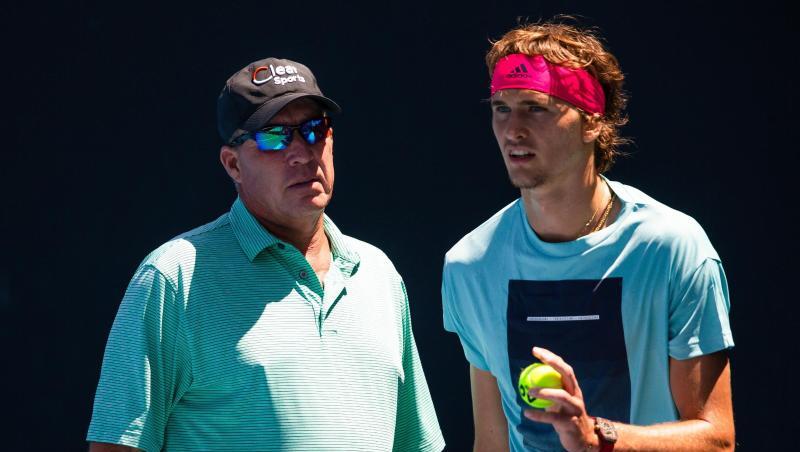 Kein Favorit, kein Stress: Alexander Zverev (r) während des Trainings mit seinem Trainer Ivan Lendl.
