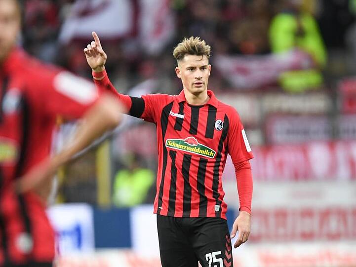 Der Wechsel von Robin Koch in die Premier League ist perfekt.