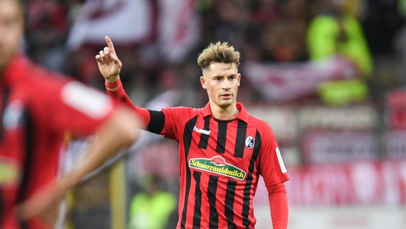 Der Wechsel von Robin Koch in die Premier League ist perfekt. Der Wechsel von Robin Koch in die Premier League ist perfekt.