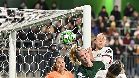 Trubel vor dem Chelsea-Tor.