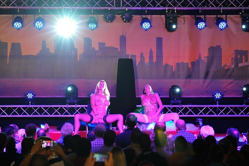 "Eros und Amore": Die heißen Bilder von der Erotikmesse in der Olympiahalle!
