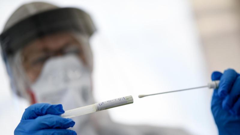 Corona-Test eines Berliner Gesundheitsamts. Corona-Test eines Berliner Gesundheitsamts.