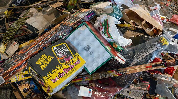 Aufräumen nach der Party: Reinigungskräften haben ab Neujahr einiges zu tun. Aufräumen nach der Party: Reinigungskräften haben ab Neujahr einiges zu tun.