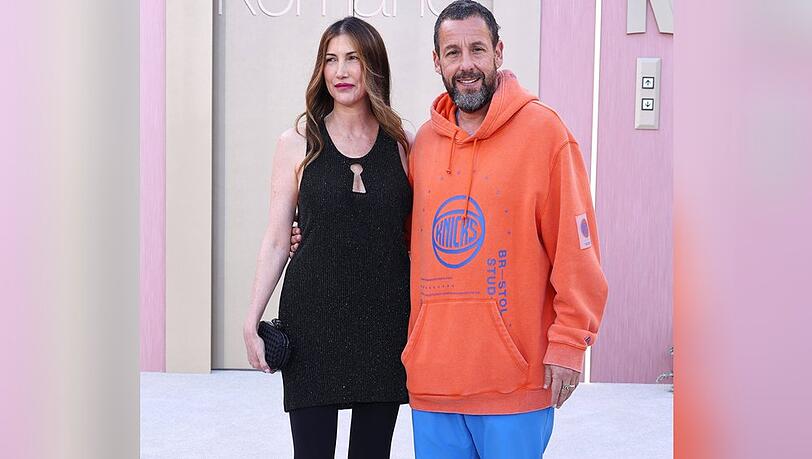 Adam Sandler wie er leibt und lebt: mit Ehefrau Jackie bei einer Hollywood-Galapremiere. Adam Sandler wie er leibt und lebt: mit Ehefrau Jackie bei einer Hollywood-Galapremiere.