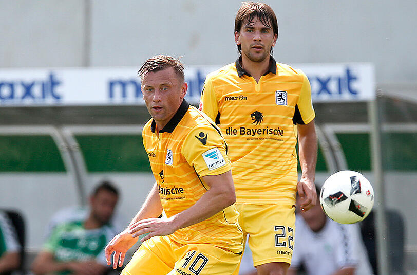 Müssen derzeit mit dem Teamtraining passen: die beiden 1860-Profis Ivica Olic (l.) und Filip Stojkovic.