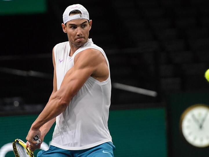 Rafael Nadal ist wegen einer Verletzung beim Masters-Turnier in Paris ausgestiegen.