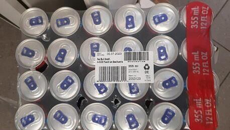Diese Energydrinks wollte ein 26-Jähriger klauen. Diese Energydrinks wollte ein 26-Jähriger klauen.