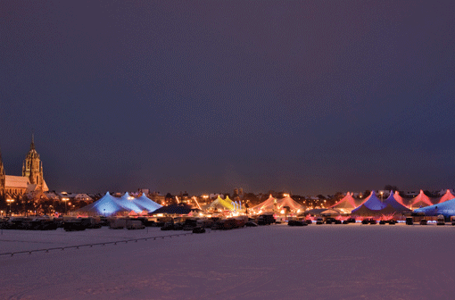 Seit dem 23. November findet auf der Theresienwiese wieder das Winter-Tollwood statt. Die AZ zeigt in der Bildergalerie die schönsten Festival-Impressionen.