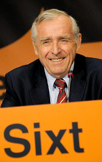 234. Erich Sixt - Durch den Ausbau des Familienunternehmens Auto Sixt zum größten Autovermieter Deutschlands schafft es Erich Sixt auf den 234. Platz der reichsten Deutschen. Der in Grünwald lebende Sixt besitzt ein Vermögen von knapp 500 Millionen Euro.
