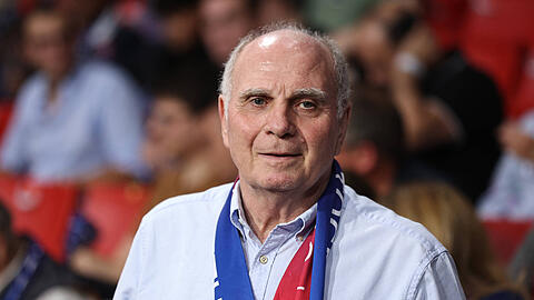 Uli Hoeneß feuerte am Freitagabend die Basketballer des FC Bayern an – und äußerte sich anschließend zur Causa Eberl.