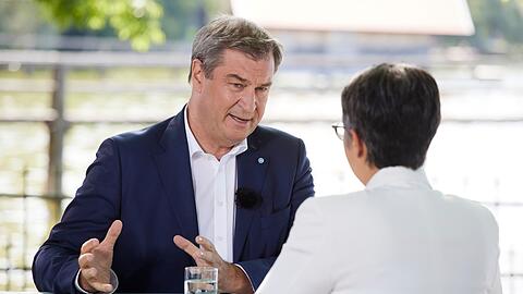 Kritik an seinen vielen Aktivitäten auf Social Media lässt Markus Söder nicht gelten. Er sieht darin eine Notwendigkeit, um auch die Menschen zu erreichen, die sich sonst von der Politik nicht angesprochen fühlen. (Foto: Handout)