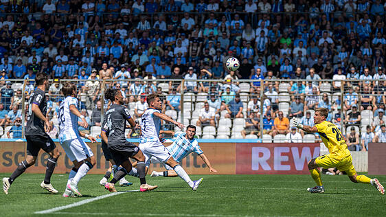 Kevin Volland trifft zum 1:0 für 1860.