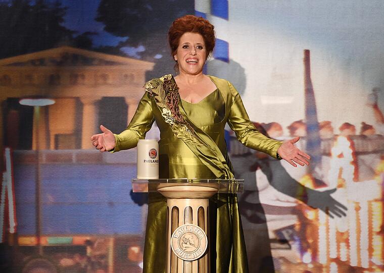 Klassisch grün: Mama Bavaria greift auf das gleiche Outfit wie im Vorjahr zurück.