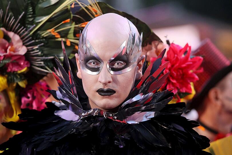Wilde Kostüme und gute Laune - Impressionen vom Life Ball 2017 in Wien.