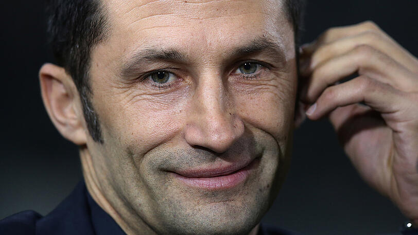 Sportdirektor Hasan Salihamidzic nennt einen Zeitpunkt, wann die Trainersuche beendet sein soll.