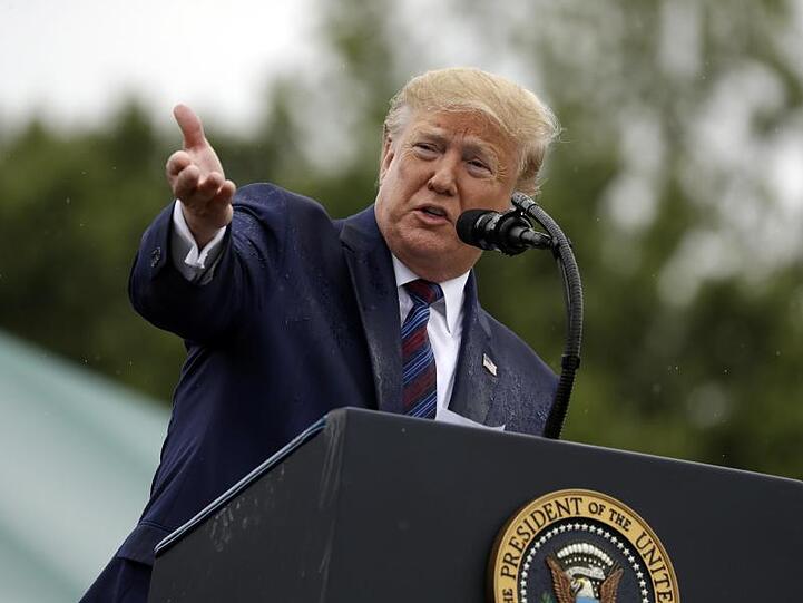 In der Ukraine-Affäre wächst der Druck auf US-Präsident Trump.