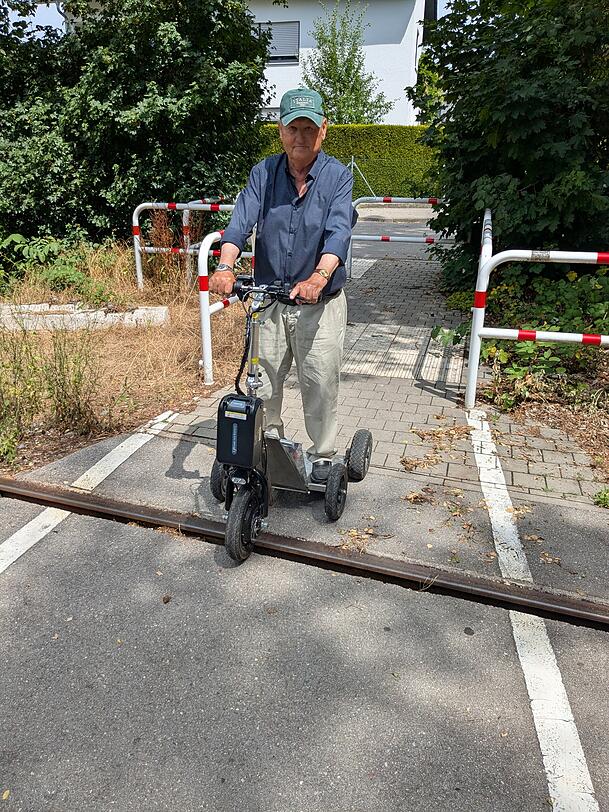Karl Paul als Waldkraiburg überwindet jedes Hinternis, als ihn die AZ besucht. Karl Paul als Waldkraiburg überwindet jedes Hinternis, als ihn die AZ besucht.