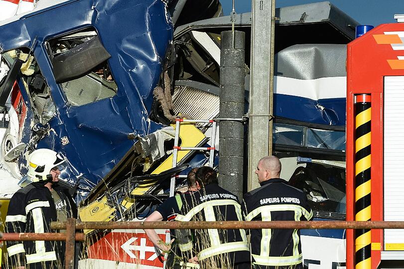 Im Westen der Schweiz sind zwei Regionalzüge frontal zusammengestoßen.