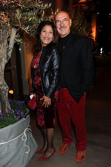 Otto und Shirley Retzer beim mediterranen Abend der Schweizer Naturkosmetikmarke OLIVEDA im Bayerischen Hof.