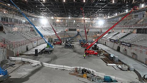 Ein Blick in den Innenraum des zukünftigen SAP-Garden Stadions.