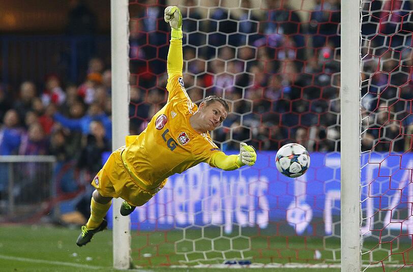 Bernd Leno gehörte am Dienstagabend zu den besten Leverkusenern - das Ausscheiden seiner Elf konnte er im Elfmeterschißen trotz einem gehaltenen Ball jedoch nicht verhindern.