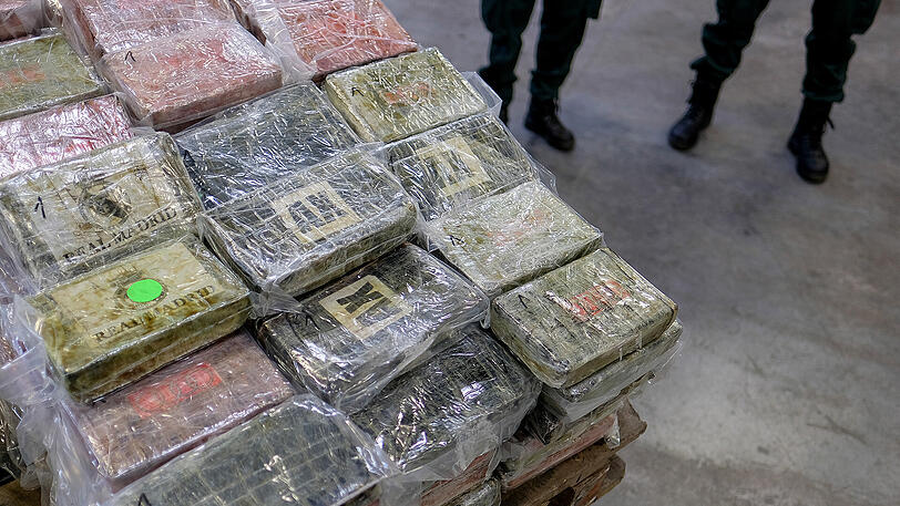 Der Zoll am Hamburger Hafen entdeckte am Freitag in einem Container über 700 Kilogramm Kokain. Ein Rekord-Fund für die Beamten.