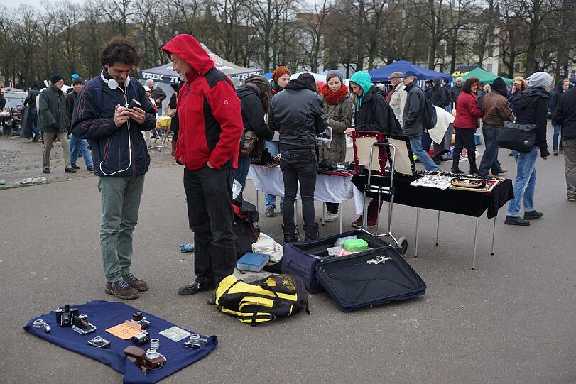 Die Bilder vom BRK Flohmarkt auf der Theresienwiese.