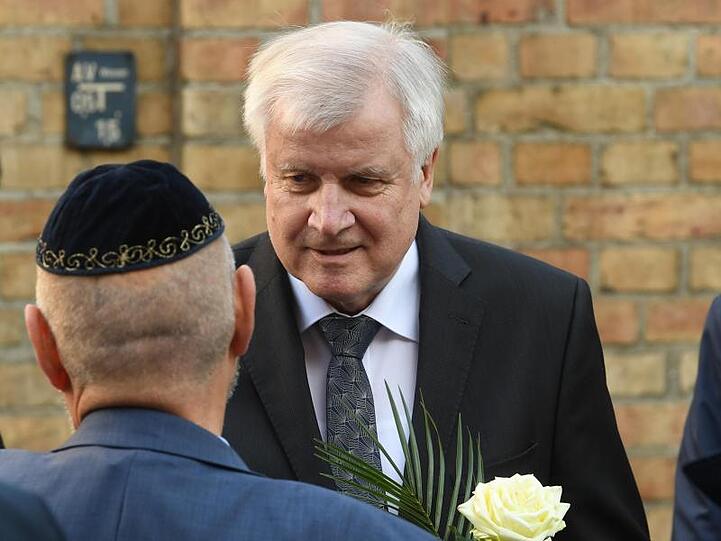 Innenminister Seehofer trifft sich mit Vertretern der jüdischen Gemeinde in Halle.