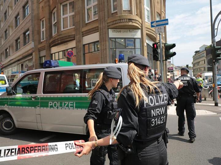 Am Donnerstagmorgen wurden auch in Köln Wohnungen mutmaßlicher Gefährder aus dem islamistischen Umfeld durchsucht.