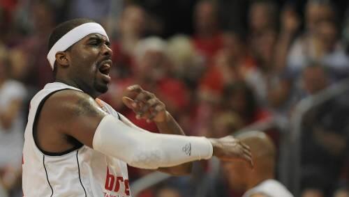 Bleibt den Bambergern ein weiteres Jahr treu: Center Elton Brown.