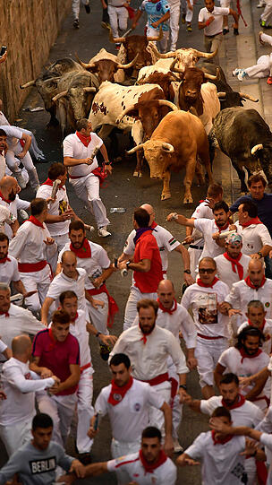 Fragwürdige "Mutprobe": Die Stierhatz in Pamplona.
