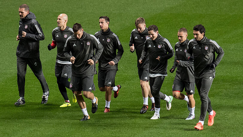 Wie fängt der FC Bayern am Dienstagabend das Fehlen von Torjäger Robert Lewandowski auf?