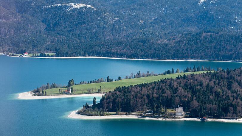 Am Walchensee wird seit Sonntag ein Taucher vermisst. (Archivbild)