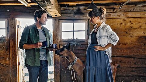"Daheim in den Bergen: Väter": Georg Leitner (Thomas Unger) und Marie Huber (Catherine Bode) werden bald Eltern.