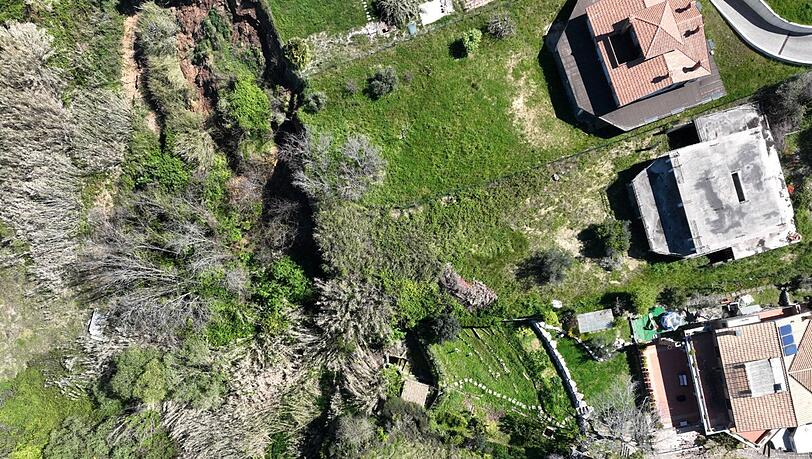 Unwetter mit heftigen Regenf&auml;llen haben die Erde Anfang der Woche in S&uuml;ditalien wieder in Bewegung gesetzt.