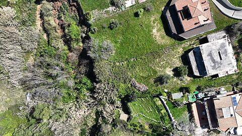 Unwetter mit heftigen Regenf&auml;llen haben die Erde Anfang der Woche in S&uuml;ditalien wieder in Bewegung gesetzt.