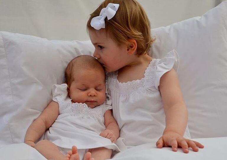 Happy Birthday, Leonore! Die kleine Schweden-Prinzessin feiert ihren ersten Geburtstag.