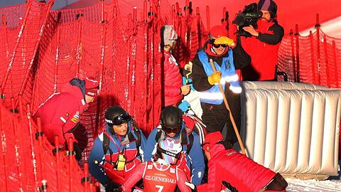 Viktoria Rebensburg stürzte beim Super-G-Rennen in Garmisch-Partenkirchen.